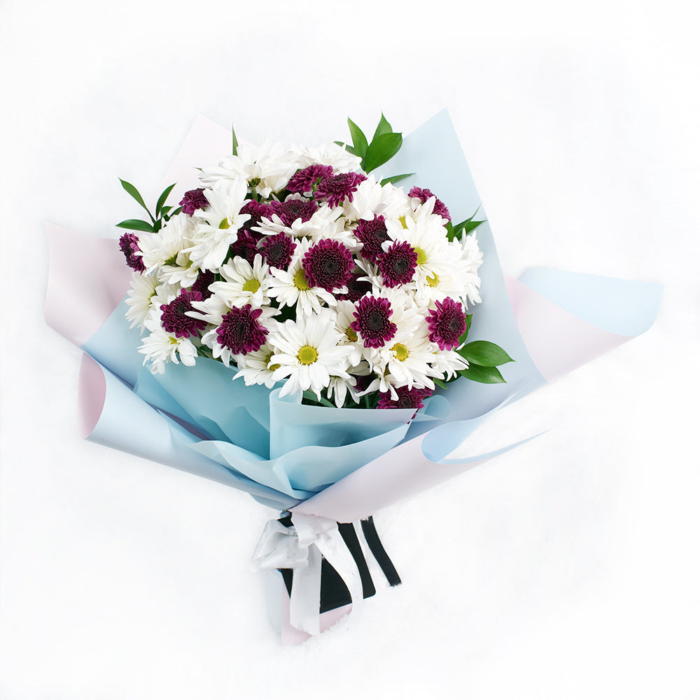 White and purple daisy floral bouquet. Canada Delivery