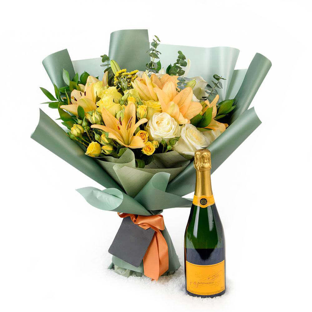 White and cream mixed floral bouquet. Canada Delivery.