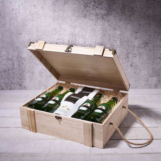 The Heineken & Nuts Box features your choice of 4 beers paired perfectly with fresh salted almonds and pistachios, making for a welcome companion at any occasion.